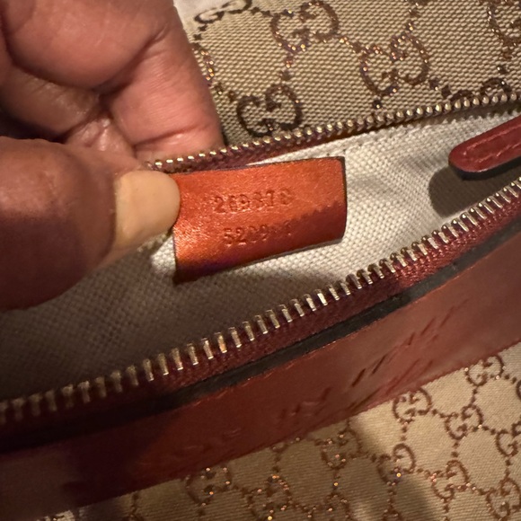 Small Gucci tote with matching wristlet - Picture 4 of 5